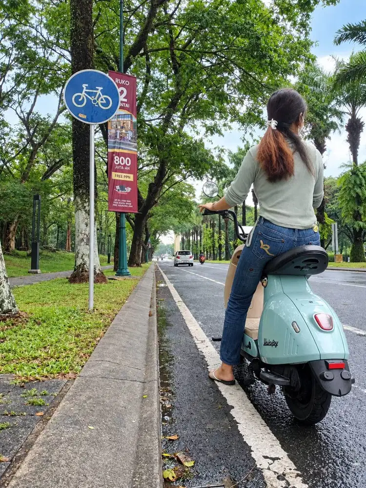 Sepeda Motor Listrik Uwinfly RF8 biru vespa