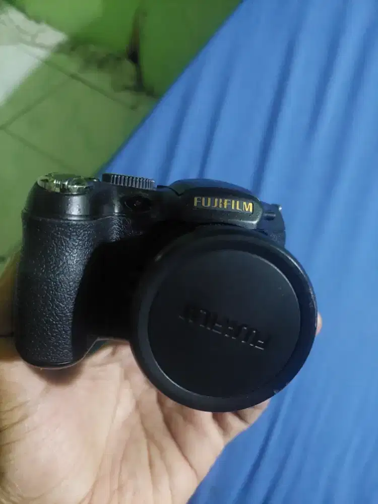 Kamera DSLR Fujifilm Finefix S bekas