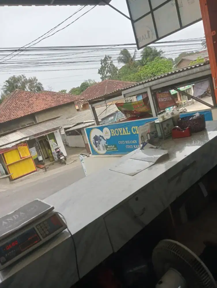 Karyawan laundry