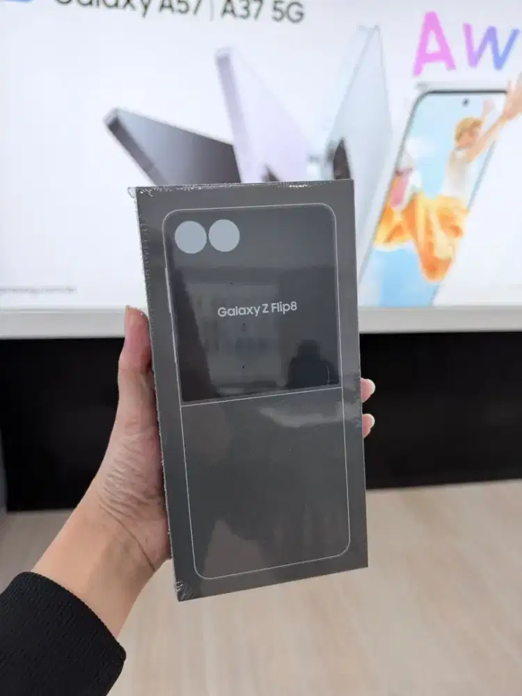 SAMSUNG GALAXY Z FLIP 8 12/512 GB // FREE AKSESORIS
