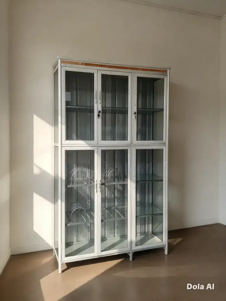 Lemari Dapur Kaca Alumunium