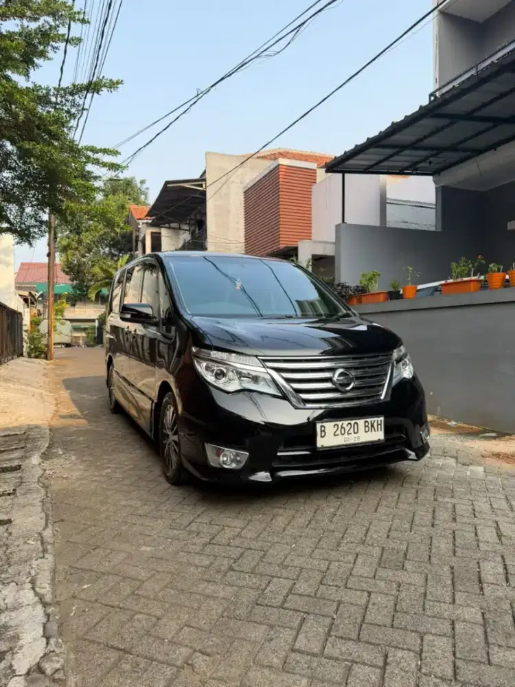 CASH LOW KM Nissan Serena HWS C26 2016 Highway Star