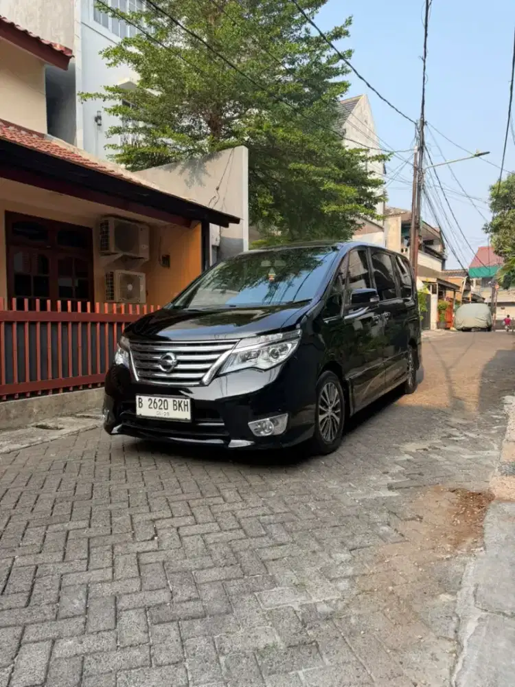 CASH LOW KM Nissan Serena HWS C26 2016 Highway Star