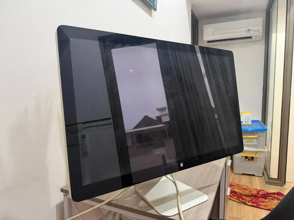 Apple Thunderbolt Display 27 Inch (2012) Model A1407 - Min White Spot