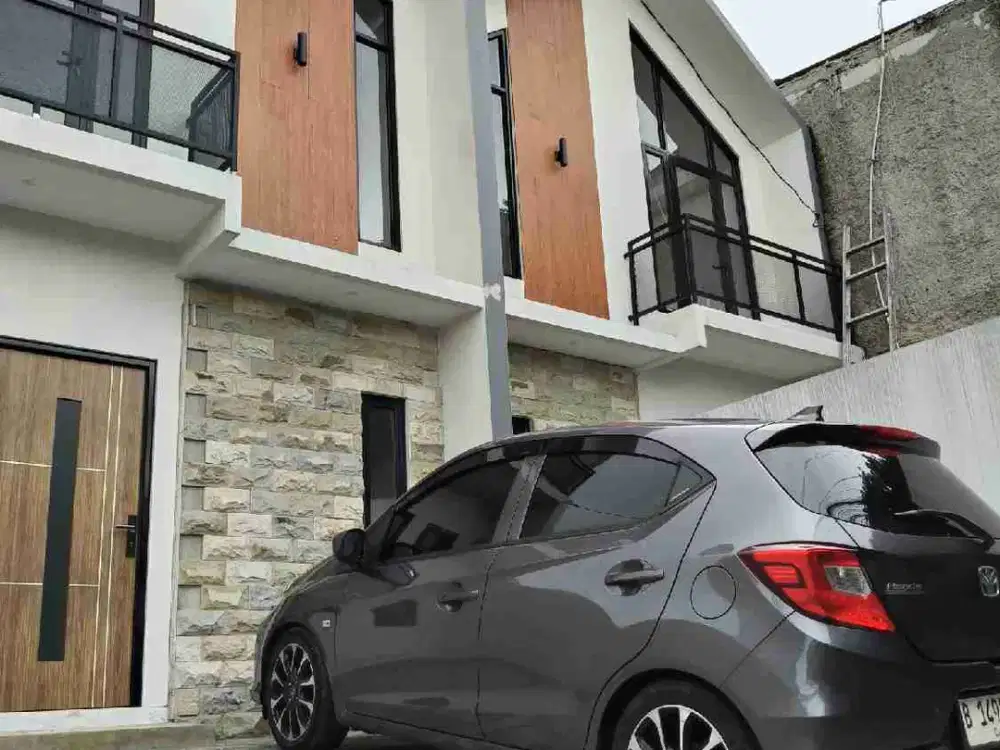 DISEWAKAN TAHUNAN RUMAH BARU BANGET PINGGIR JALAN DEKAT STASIUN DEPOK