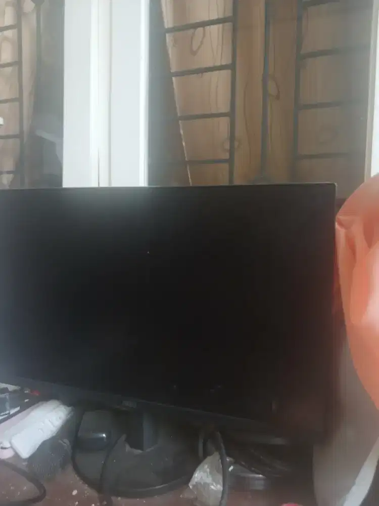 Monitor gaming merk AOC 23,8 Inch
