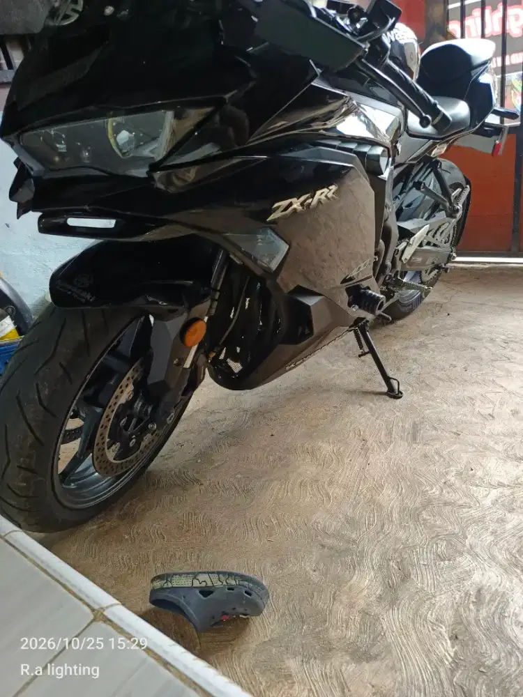 Kawasaki Zx25r non abs