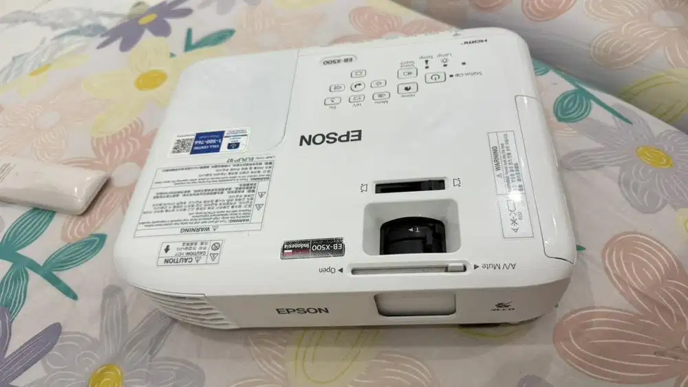 Proyektor bekas Epson EB-X500