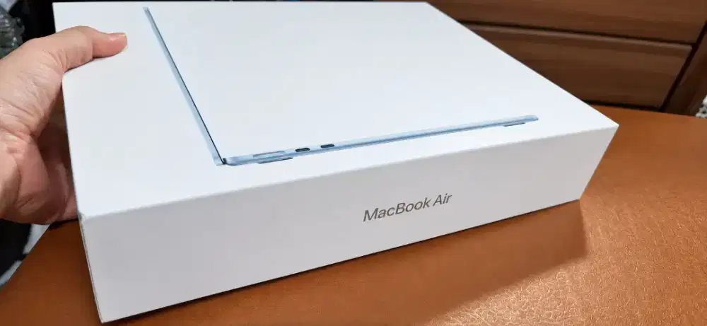 MacBook Air M5 13 Inci 16GB/512GB Sky Blue Baru Masih Segel