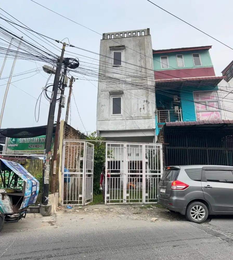 Rumah dijual, bangunan 7 meter dari pinggir jalan