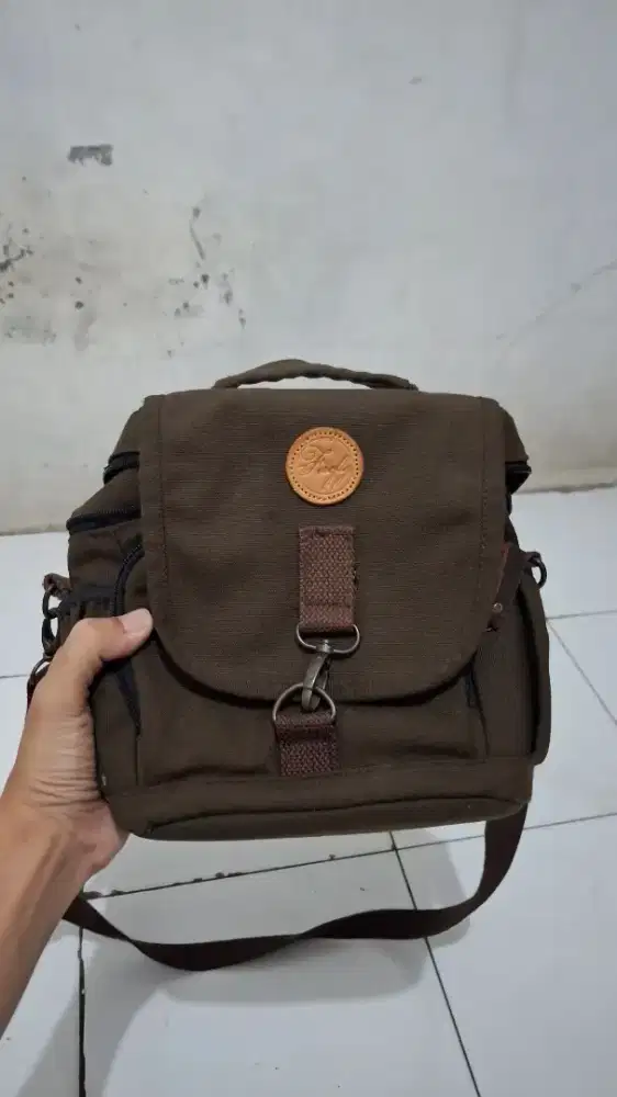 Tas kamera bekas