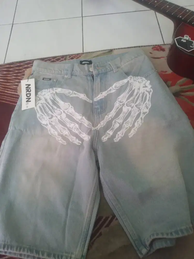 Nrdn skeleton hands bagy jorts