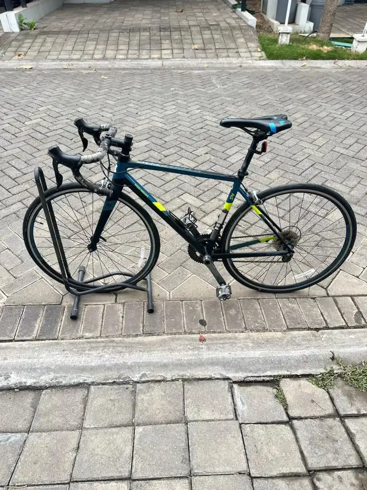 Dijual sepeda Roadbike Polygon Strattos S4 tahun 2021