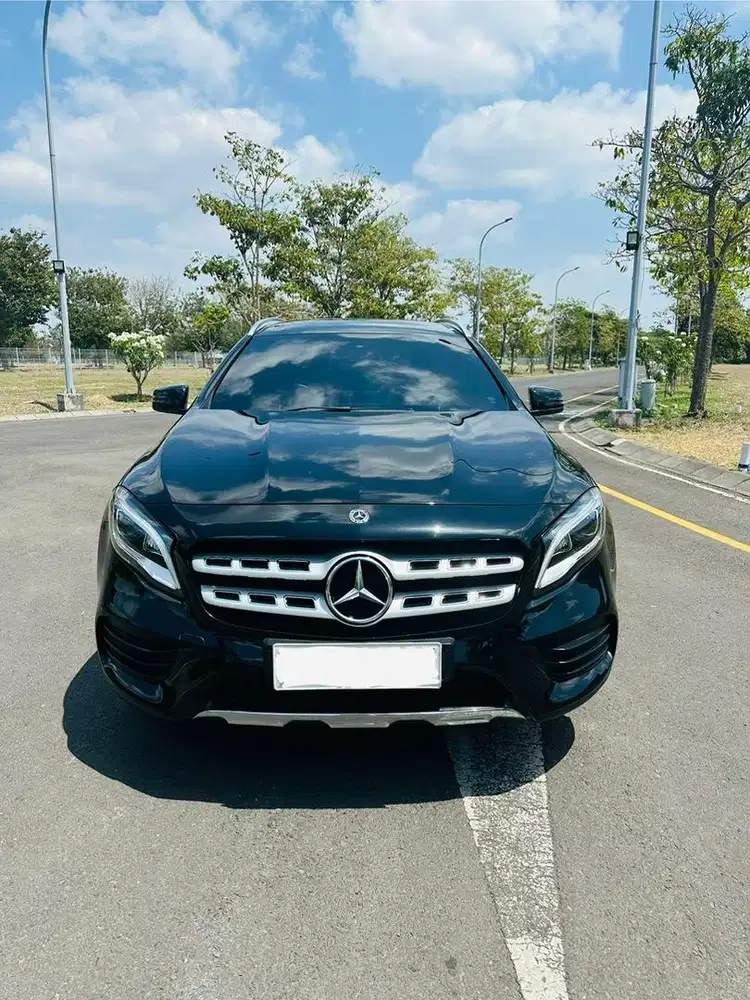 Mercedez-Benz GLA200 AMG Line 2018 (Low KM)