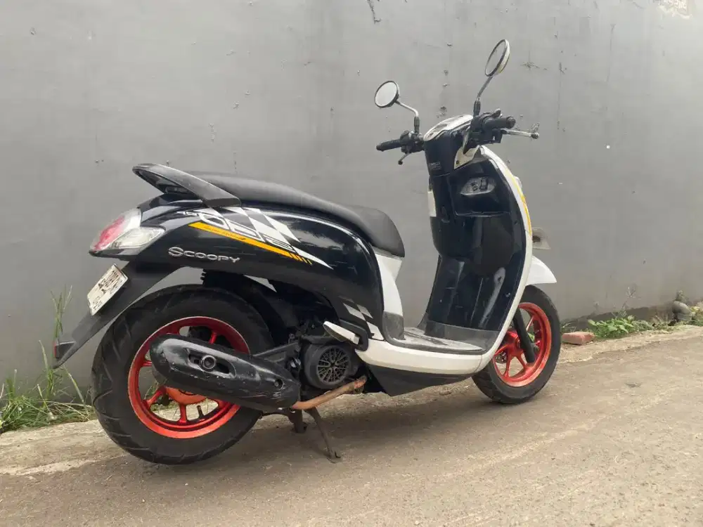 Honda Scoopy tahun 2019 cakep siap pakai