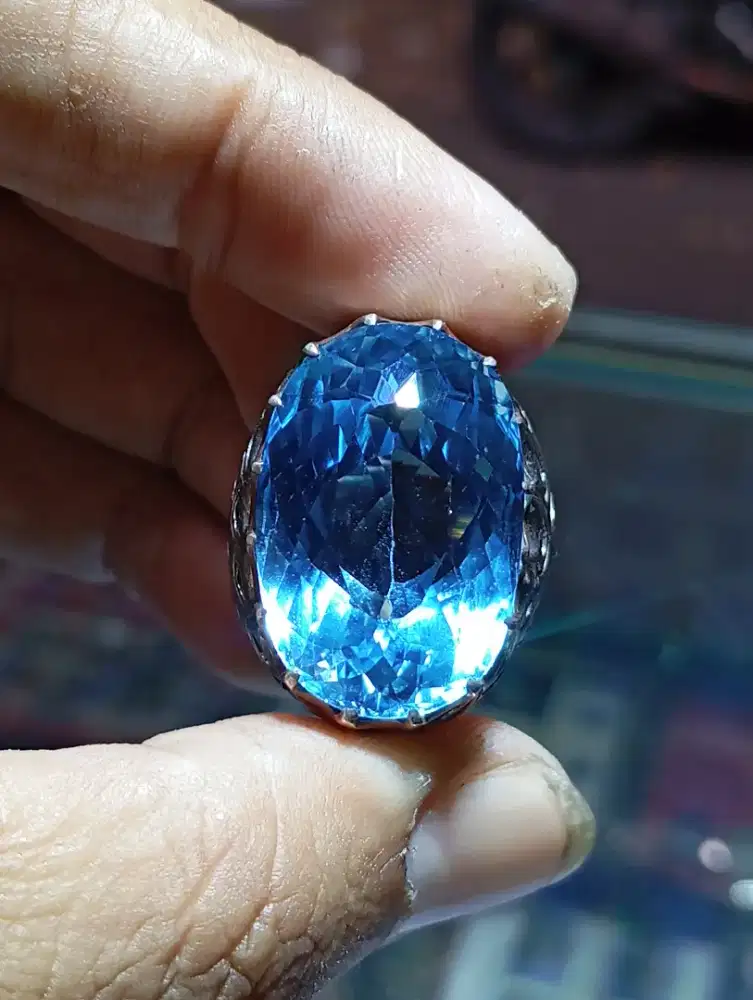 Natural Blue Topaz 46,79 Crt Silver