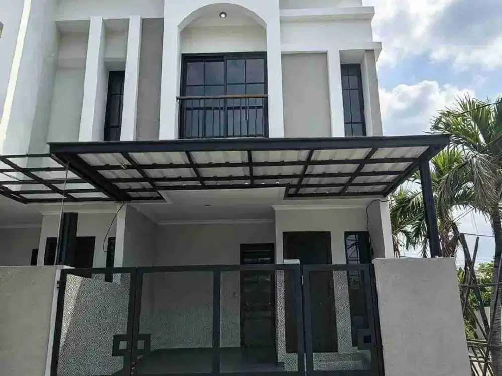 rumah bagus 2 lantai  siap huni dekat sekolah di harapan indah 2 bekasi