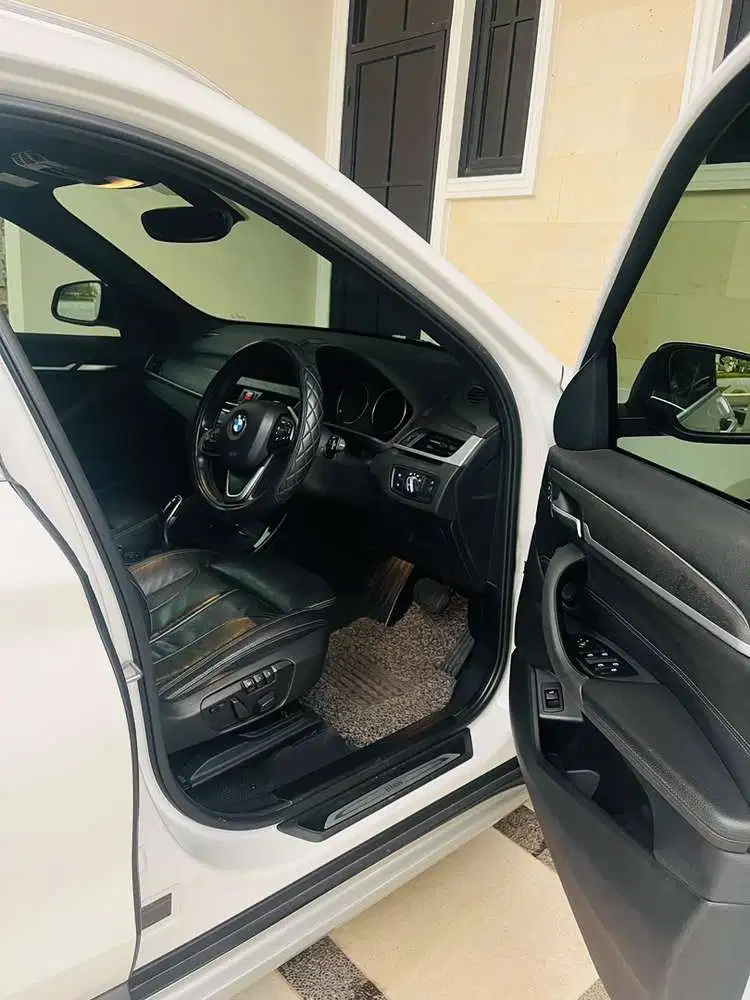 BMW X1 2019/2020 sunroof pajak Maret 2027