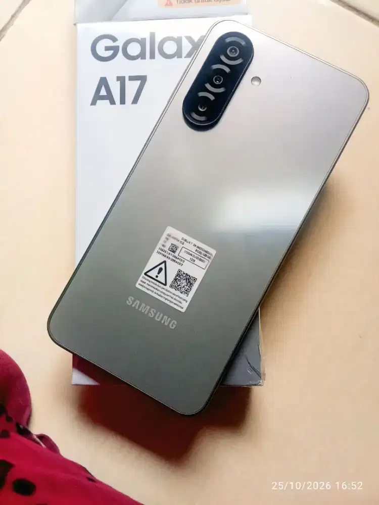 SAMSUNG A17 GREY