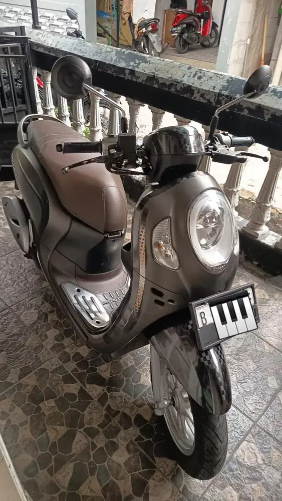 HONDA SCOOPY STYLISH BROWN 2023 - KM 14.324