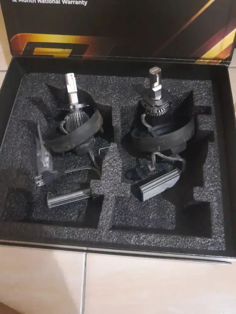 Lampu depan ayla