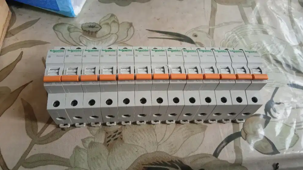 MCB schneider 10A