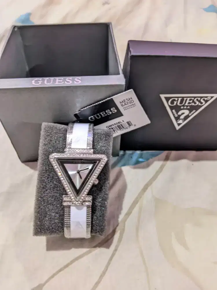 Jam Tangan GUESS original untuk wanita GW0508L1
