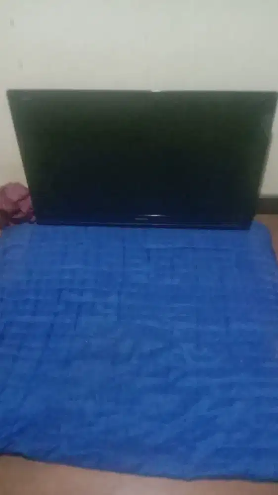 Di jual tv merek Sharp 40 in