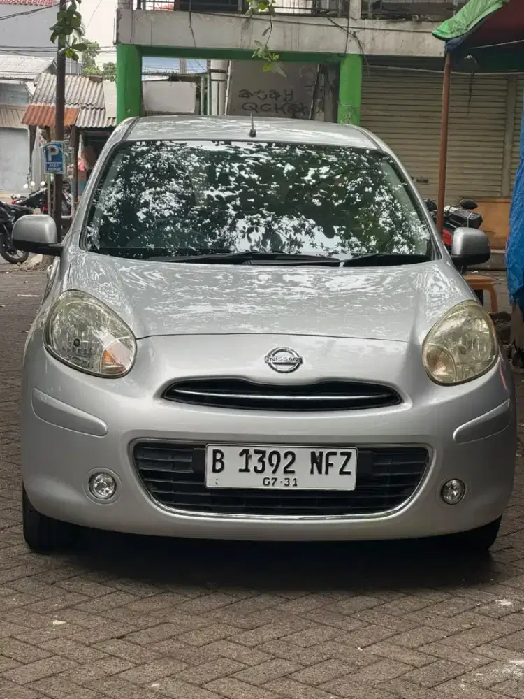 Nissan March 2011 Bensin