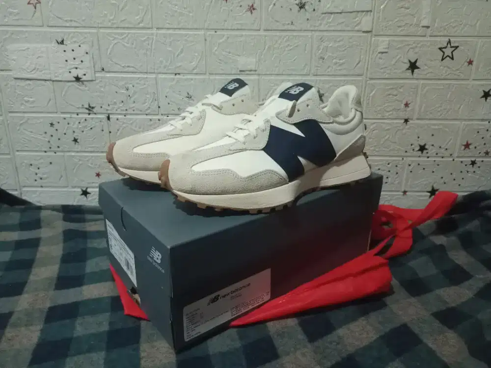 Sepatu New Balance 327 Original Size 42-43