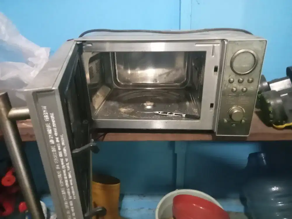 Microwave merek Veronica