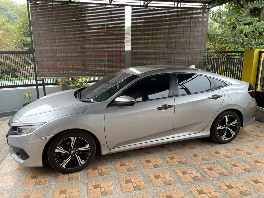 DIJUAL HONDA CIVIC TURBO SEDAN 2017