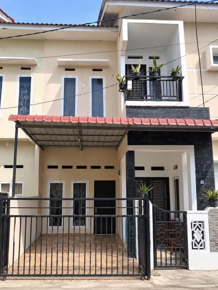 Disewakan/Dijual  Rumah 2 Lt Gaperta Ujung Dekat Tol Helvetia