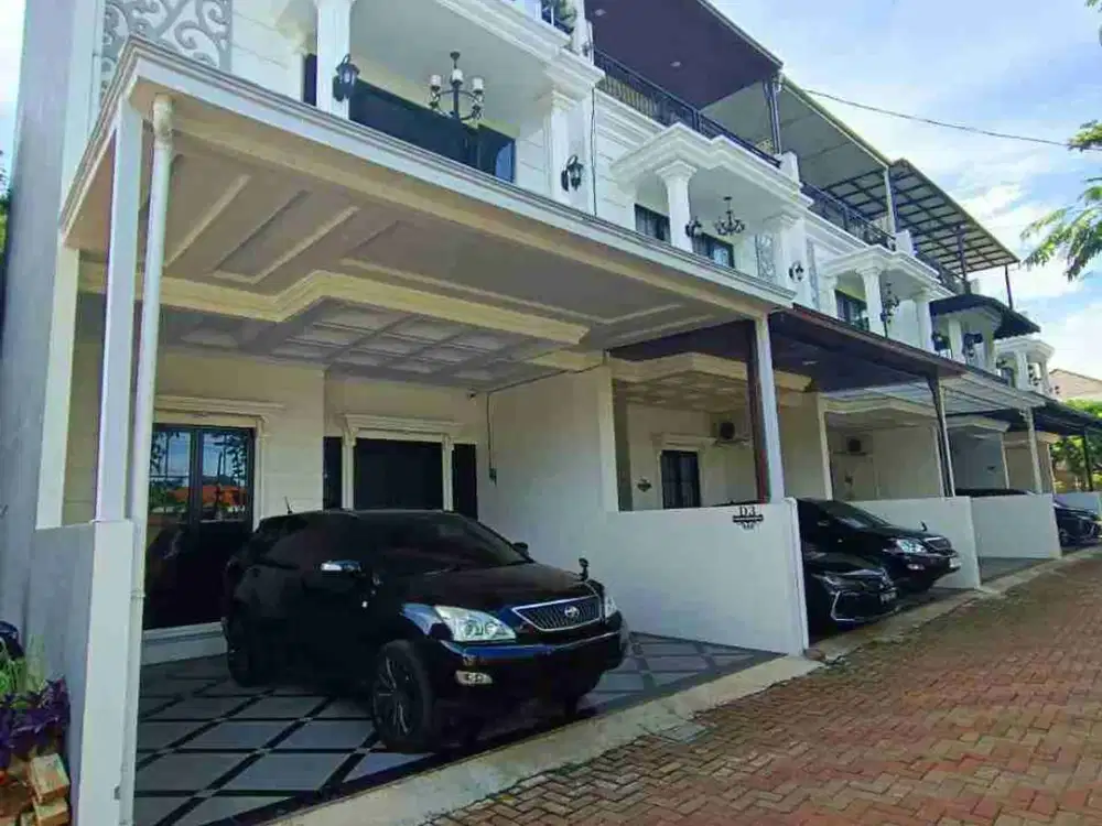Rumah 3 Lantai Dalam Townhouse Siap Huni di Jagakarsa