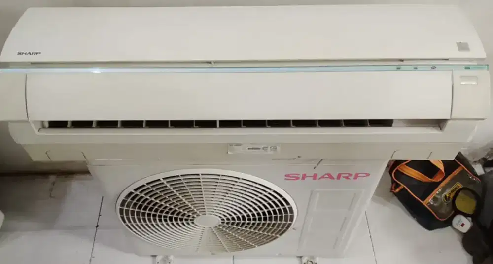 Jual ac sharp1/2pk lowwat 320 watt kondisi 95% ori semua