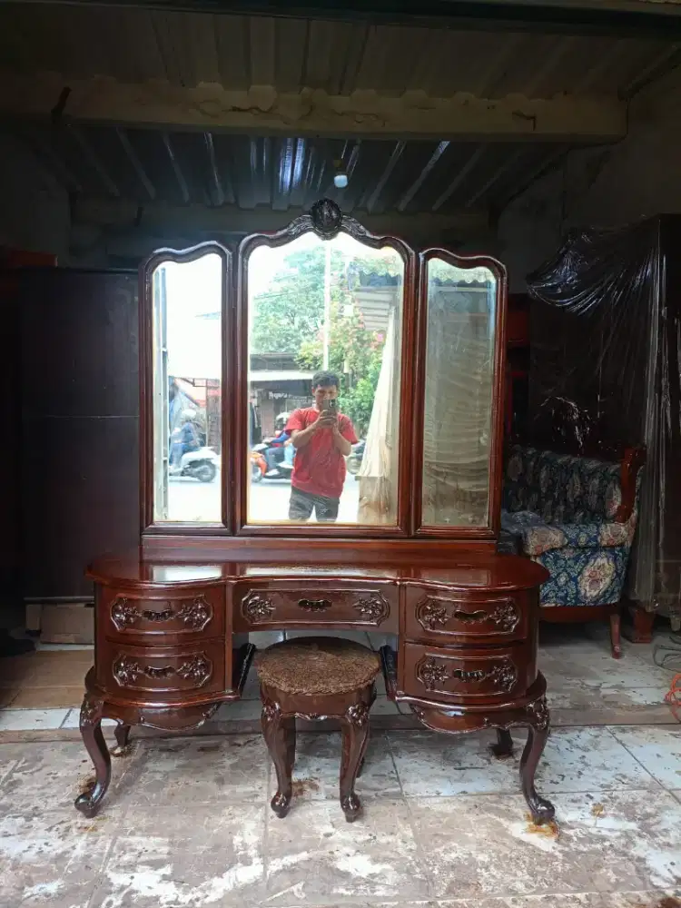 Meja rias jati antik vintage kuno ukir rua bekas bogor cibanteng