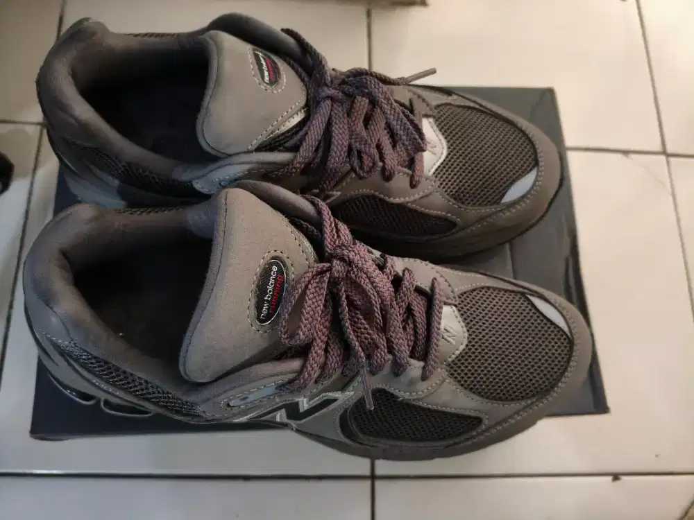 sepatu nb 2002r size 44 ORI pembelian ss 100% legit