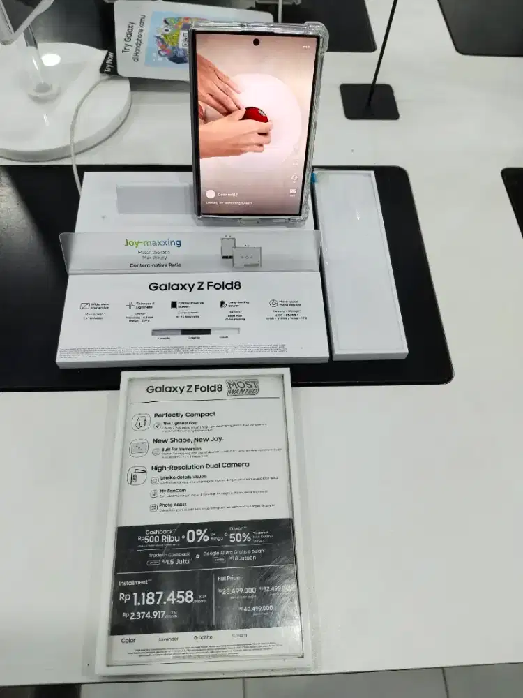 SAMSUNG FLIP 8 SERIES