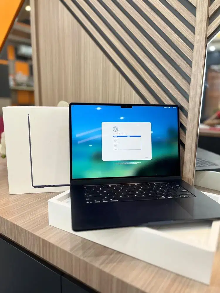 Macbook air m4 15 inch 16/256gb mid second resmi