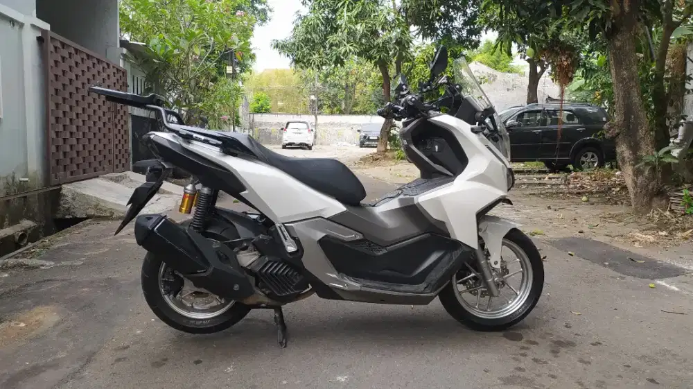 Honda ADV 160 tahun 2023 plat B jakarta barat