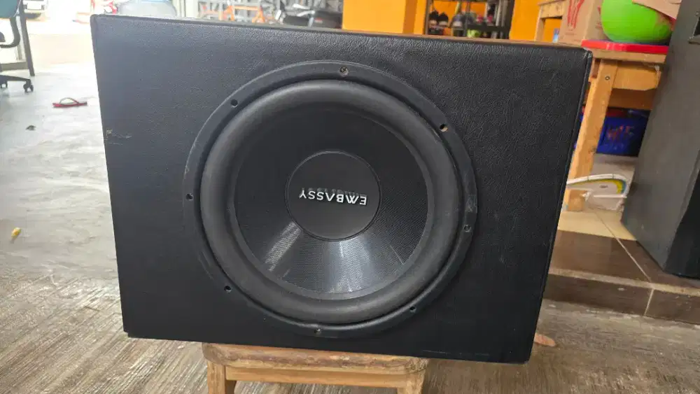 subwoofer mobil