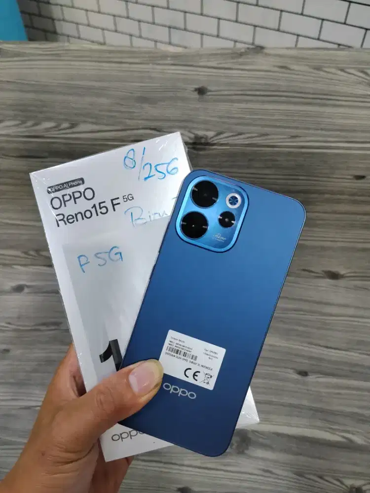 Oppo Reno 15f 5g 8/256 GB fullset original semua baru pake seminggu