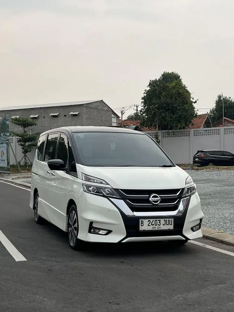 CASH Nissan Serena HWS 2019 Two Tone