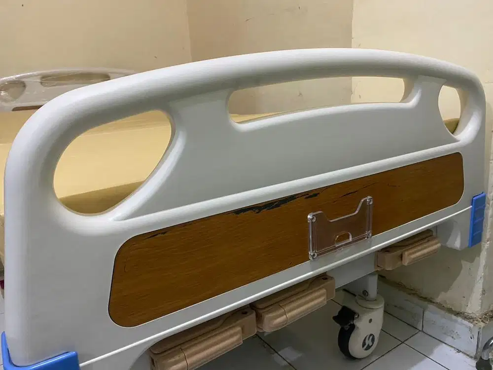Tempat tidur pasien