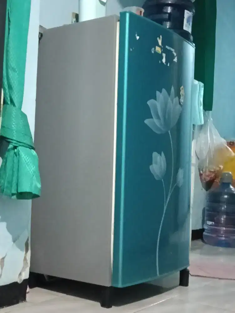 Kulkas Polytron 150 L Murah polll
