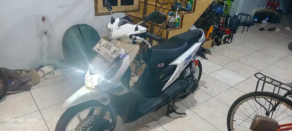 Beat 2010 modif rapi spek anak muda
