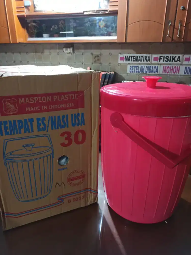 Maspion PLA BI 017 Es/Nasi Termos Panas / Dingin + Centong No. 30