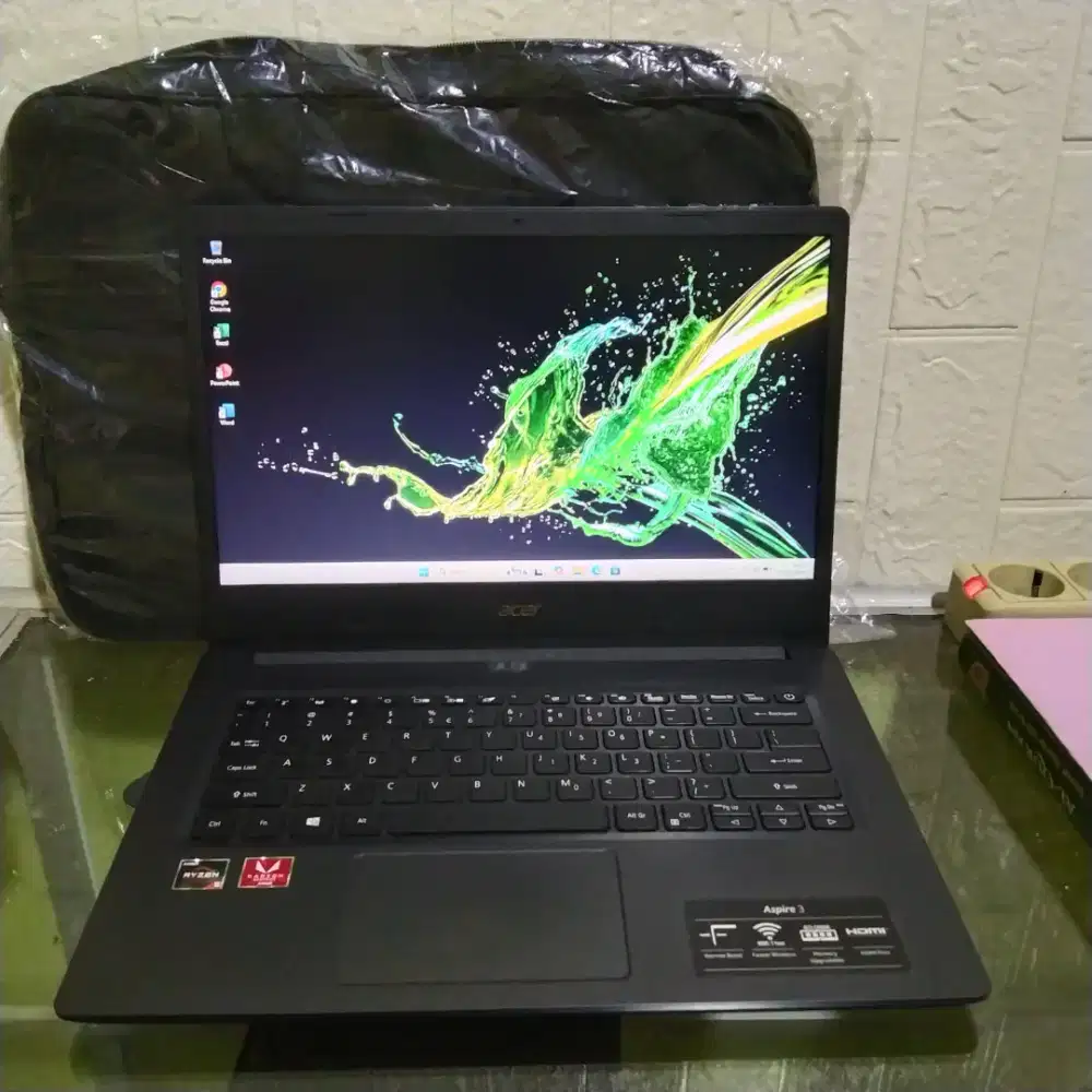 Laptop Acer Ryzen 5 ram 8gb ssd 256gb VGA 2gb normal