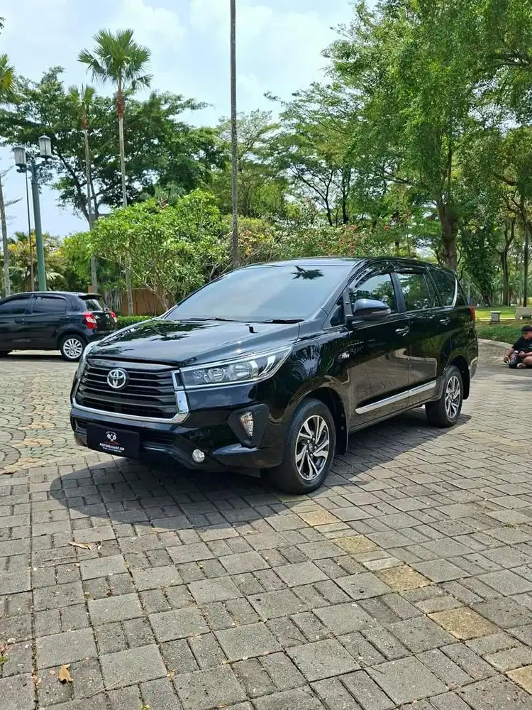 Innova reborn G luxury captain seat low km