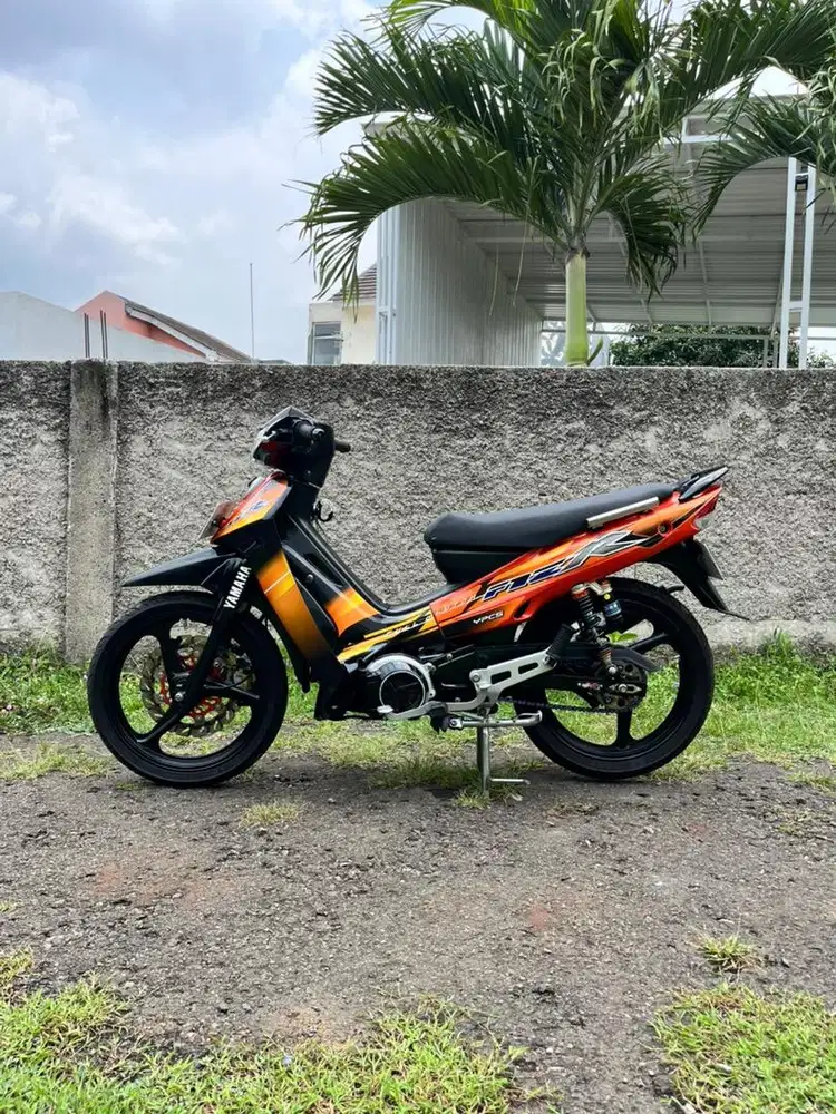 Yamaha F1ZR Full Clutch 2-Tak – Bebek Kopling Manual Legendaris